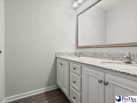 Bath - 992 Abigail Ct, Florence, SC 29501 photo 5 of 5