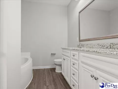 Bath - 992 Abigail Ct, Florence, SC 29501 photo 2 of 5