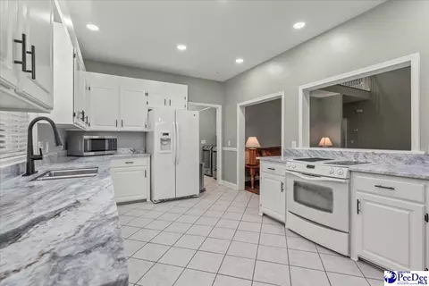 3892 W Pointe Dr, Florence, SC 29501 photo 10