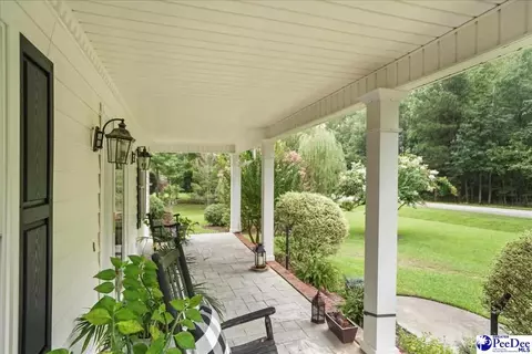 704 Edgewood Dr, Cheraw, SC 29520 photo 5