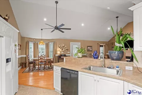 704 Edgewood Dr, Cheraw, SC 29520 photo 20