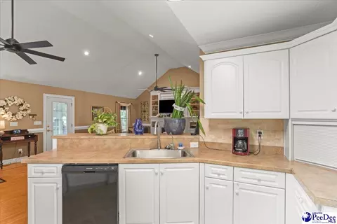 704 Edgewood Dr, Cheraw, SC 29520 photo 18