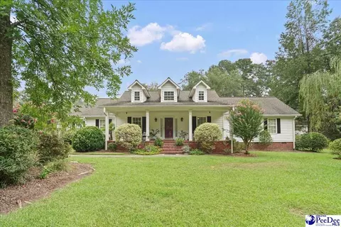 704 Edgewood Dr, Cheraw, SC 29520 photo 2