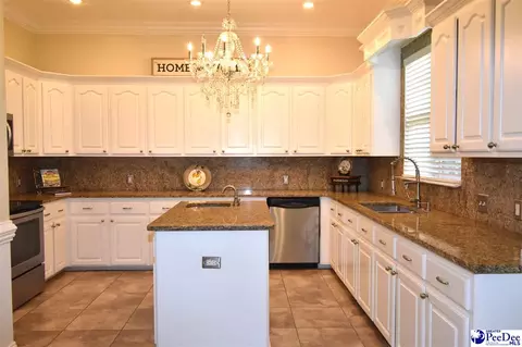 Kitchen - 3116 Brookstone Dr, Effingham, SC 29541 photo 4 of 8