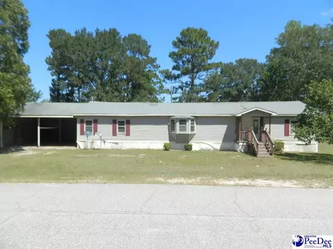 2002 Catalpa Dr, Dillon, SC 29536 photo 1