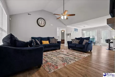 112 E Thorncliff, Florence, SC 29505 photo 4
