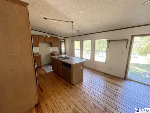 2741 Laurel Cirlce, Florence, SC 29506 photo 5