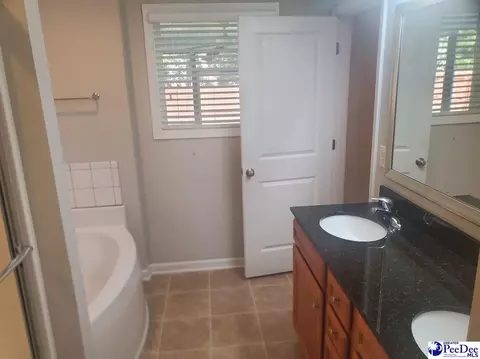 Bath - 3104 Longfellow Dr, Florence, SC 29505 photo 1 of 4