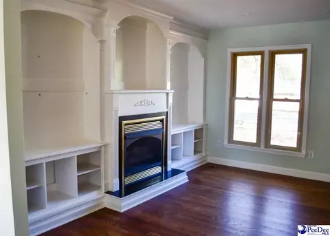 Living - 405 Dianne Dr, Cheraw, SC 29520 photo 5 of 5