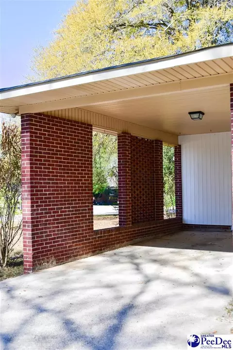 Exterior - 405 Dianne Dr, Cheraw, SC 29520 photo 7 of 12