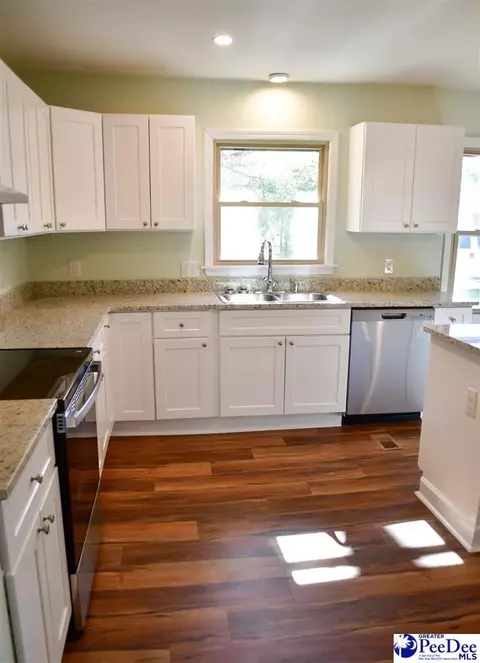 Kitchen - 405 Dianne Dr, Cheraw, SC 29520 photo 3 of 4