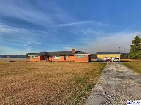 1022 Bermuda Rd, Dillon, SC 29536 photo 2