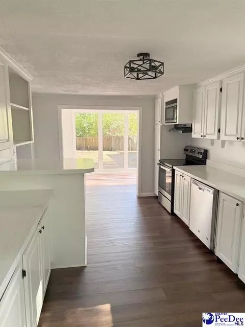 Kitchen - 81 Gary Ln, Cheraw, SC 29520 photo 2 of 3