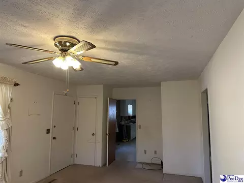 Living - 616 Lennon Ct, Dillon, SC 29536 photo 1 of 1