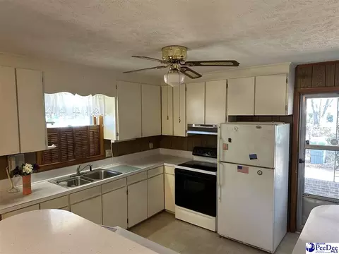 Kitchen - 616 Lennon Ct, Dillon, SC 29536 photo 1 of 2