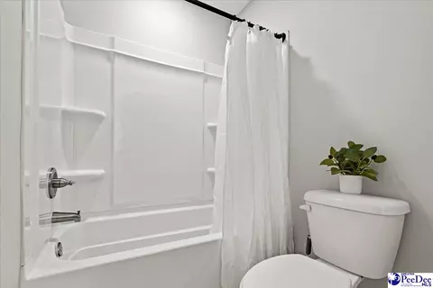 Bath - 305 Virginia Ave, Cheraw, SC 29520 photo 6 of 7