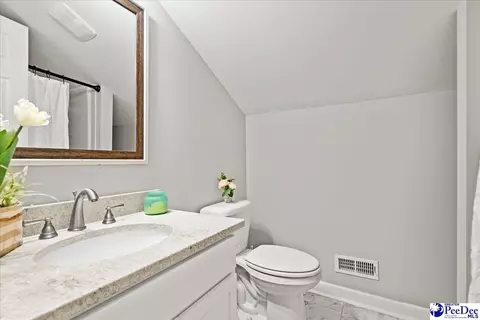 Bath - 305 Virginia Ave, Cheraw, SC 29520 photo 7 of 7