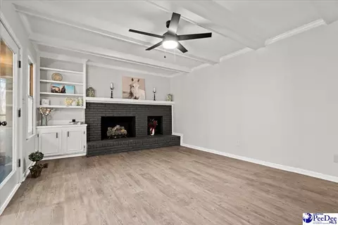 Living - 305 Virginia Ave, Cheraw, SC 29520 photo 6 of 7
