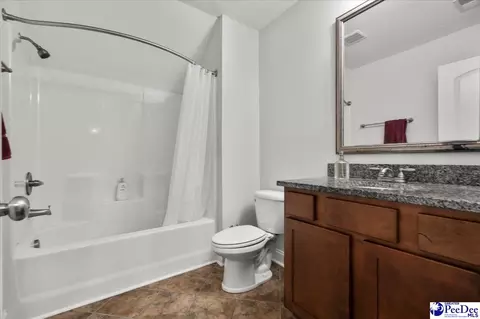 Bath - 1057 Grove Blvd, Florence, SC 29501 photo 4 of 4