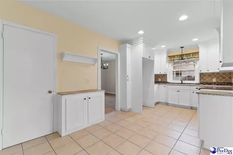 526 Iris Dr, Florence, SC 29501 photo 6