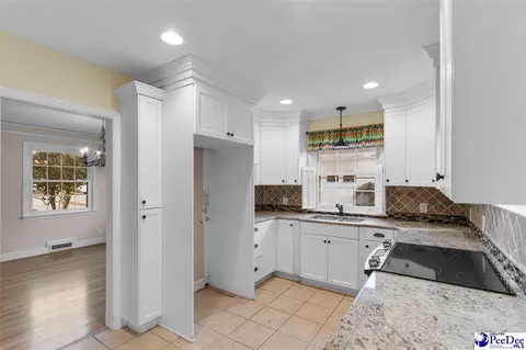 526 Iris Dr, Florence, SC 29501 photo 7