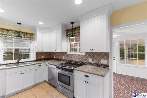 526 Iris Dr, Florence, SC 29501 photo 9