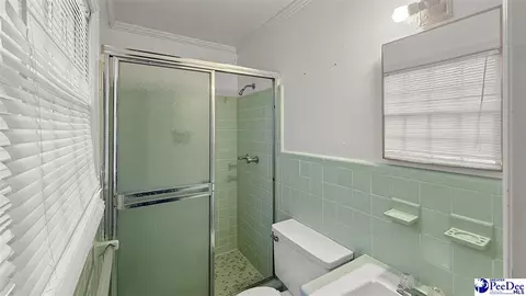 Bath - 503 E Northside Ave, Marion, SC 29571 photo 2 of 2