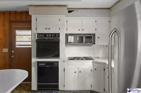 Kitchen - 503 E Northside Ave, Marion, SC 29571 photo 3 of 4