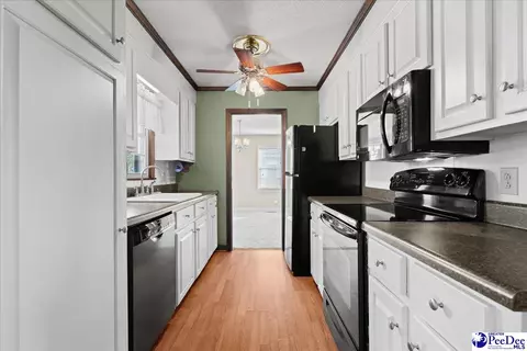 Kitchen - 410 Devon Rd, Marion, SC 29571 photo 3 of 3