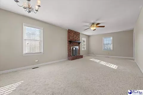 Living - 410 Devon Rd, Marion, SC 29571 photo 3 of 5