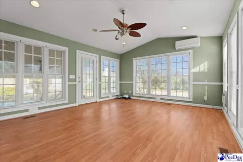 Living - 410 Devon Rd, Marion, SC 29571 photo 4 of 5