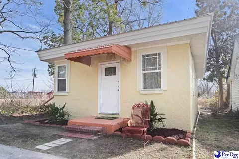 205 W James St, Mullins, SC 29574
