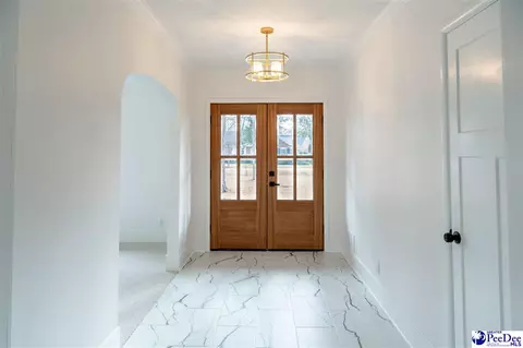 Entry Way - 1815 Hampton Dr, Florence, SC 29505 photo 1 of 6