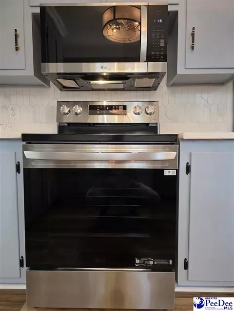 Kitchen - 1815 Hampton Dr, Florence, SC 29505 photo 10 of 10