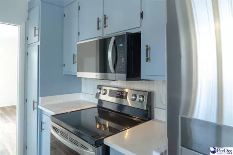 Kitchen - 1815 Hampton Dr, Florence, SC 29505 photo 7 of 10
