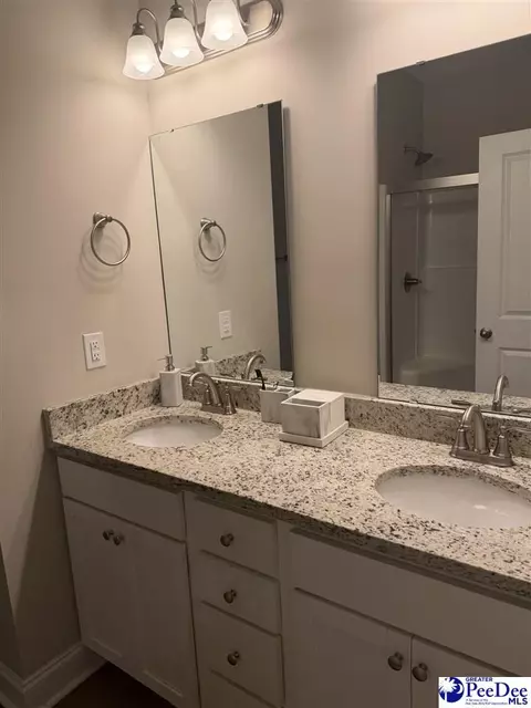 Bath - 1498 Summergate Dr, Florence, SC 29501 photo 1 of 4