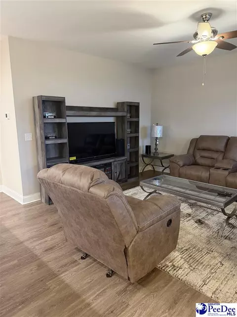 Living - 1498 Summergate Dr, Florence, SC 29501 photo 1 of 2