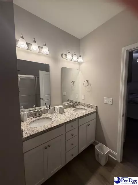 Bath - 1498 Summergate Dr, Florence, SC 29501 photo 3 of 4
