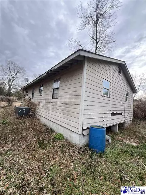 1518 E Dargan St, Dillon, SC 29536 photo 4