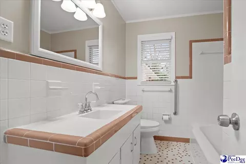 Bath - 2702 Juniper Rd, Florence, SC 29501 photo 2 of 2