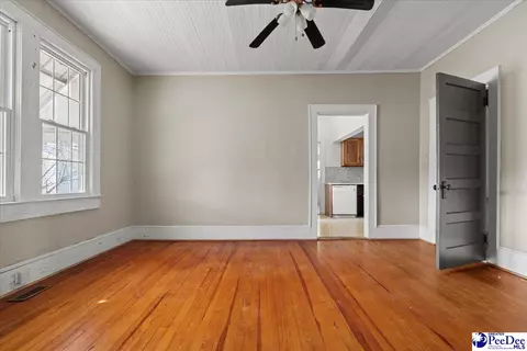 Living - 201 Boykin Ave, Lamar, SC 29069 photo 4 of 6