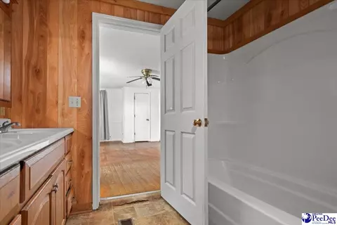 Bath - 201 Boykin Ave, Lamar, SC 29069 photo 3 of 4