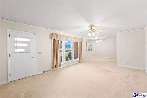 Living - 2302 Hoffmeyer Rd, Florence, SC 29501 photo 3 of 5