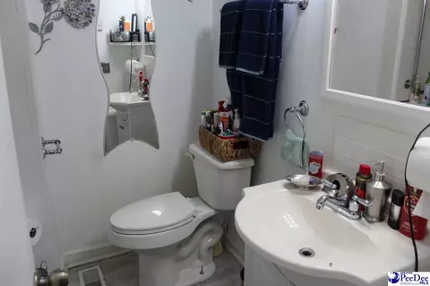Bath - 1407 Aaron Cir, Florence, SC 29506 photo 1 of 1