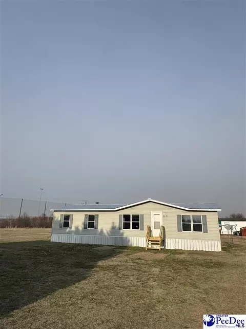 900 Champion Ln, Bennettsville, SC 29512