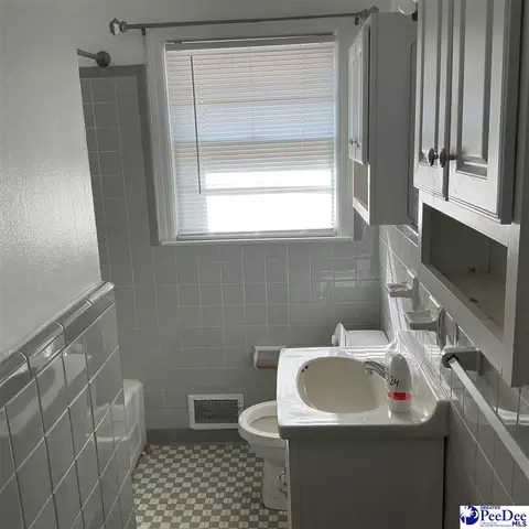 Bath - 807 E Wilson St, Dillon, SC 29536 photo 1 of 3