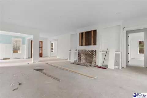 Living - 1185 Mclaughlin Rd, Effingham, SC 29541 photo 4 of 7