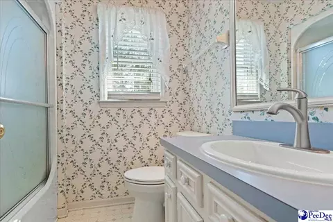 Bath - 892 Ivanhoe Dr, Florence, SC 29505 photo 5 of 5
