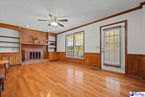 Living - 892 Ivanhoe Dr, Florence, SC 29505 photo 4 of 6