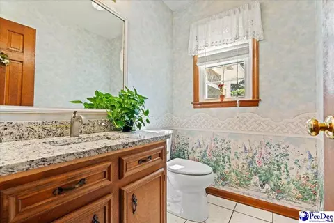 Bath - 892 Ivanhoe Dr, Florence, SC 29505 photo 1 of 5